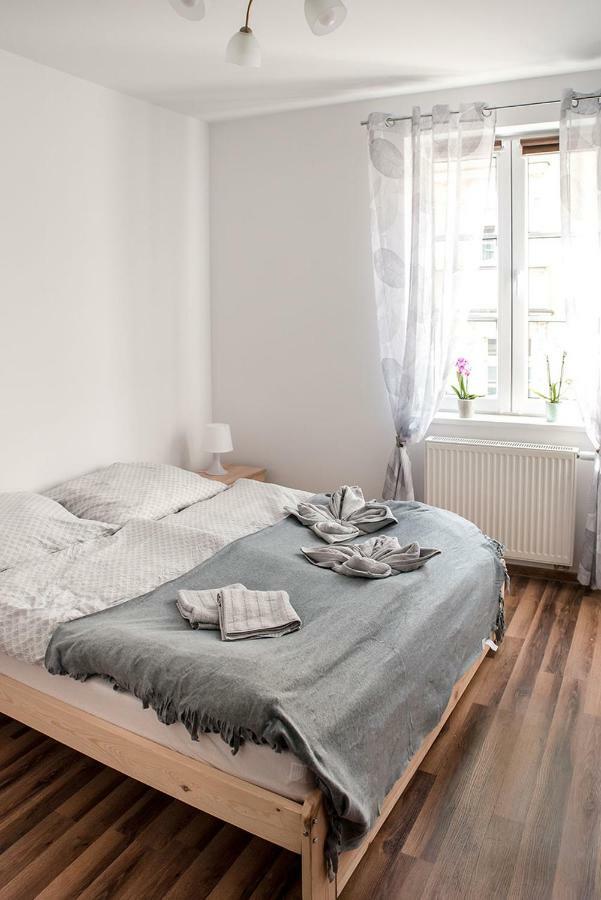 Апартаменты Apartament Na Wyspie Piasek Клодзко Экстерьер фото